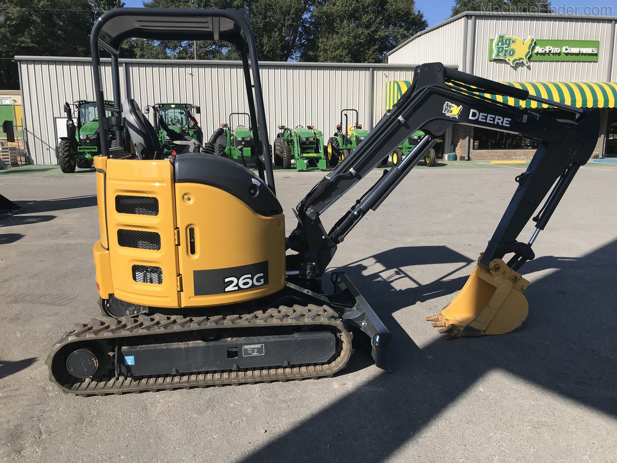 2018 John Deere 26G Image 4