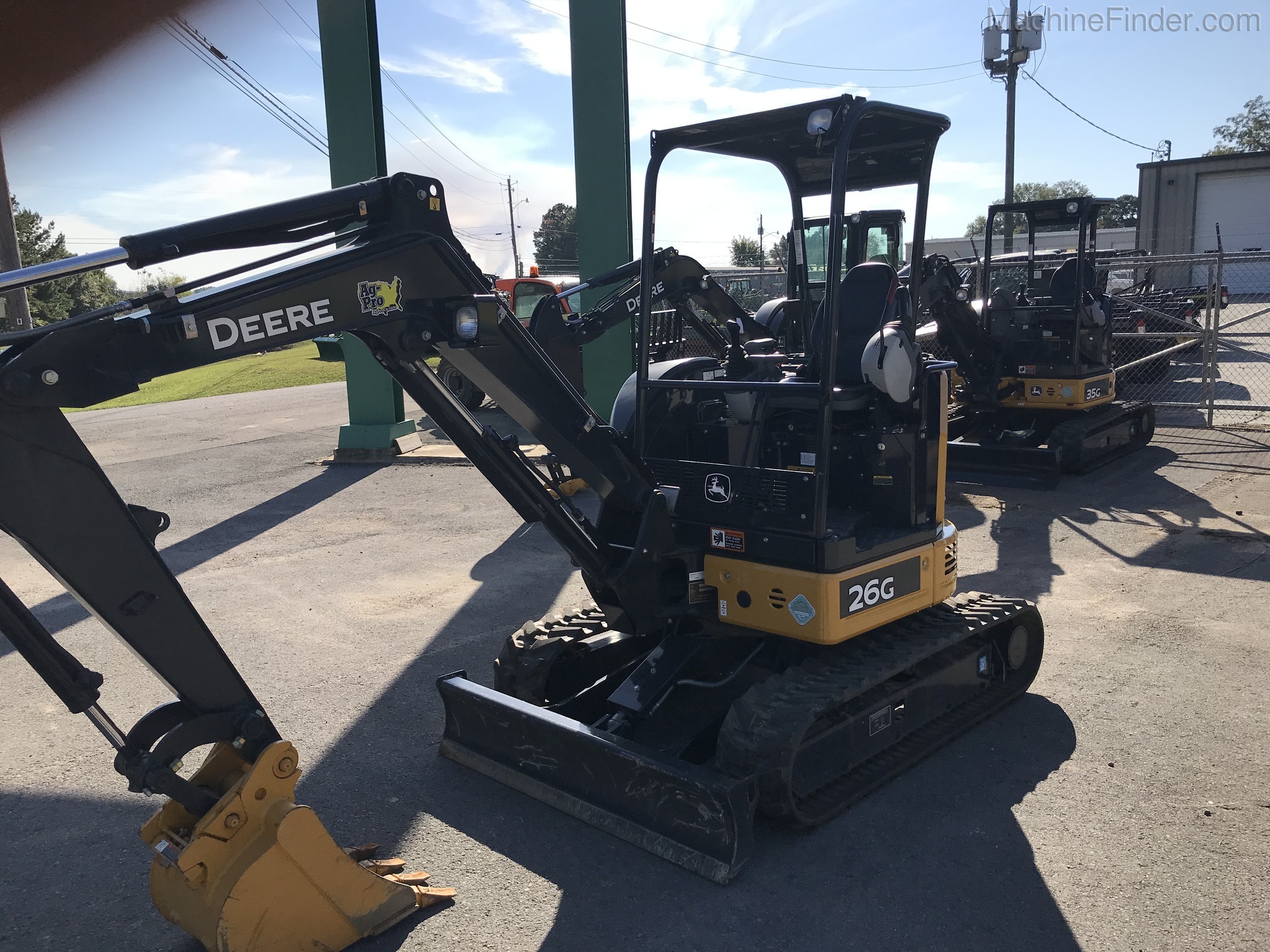 2018 John Deere 26G Image 3