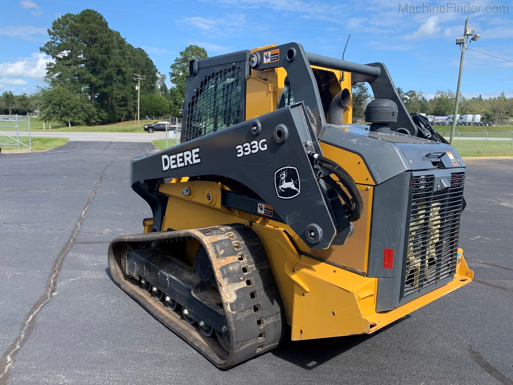 2018 John Deere 333G Image 5