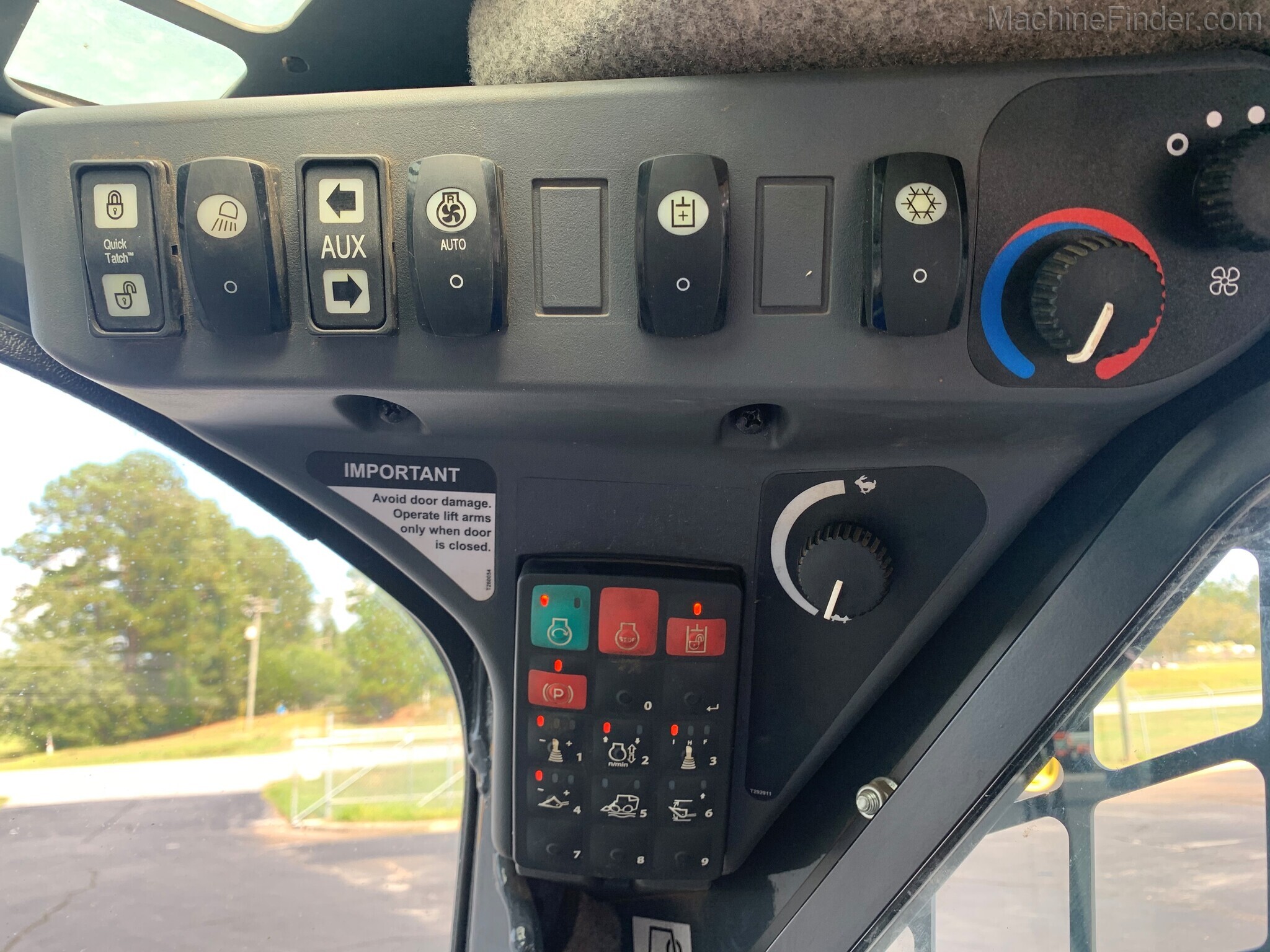 2018 John Deere 333G Image 11