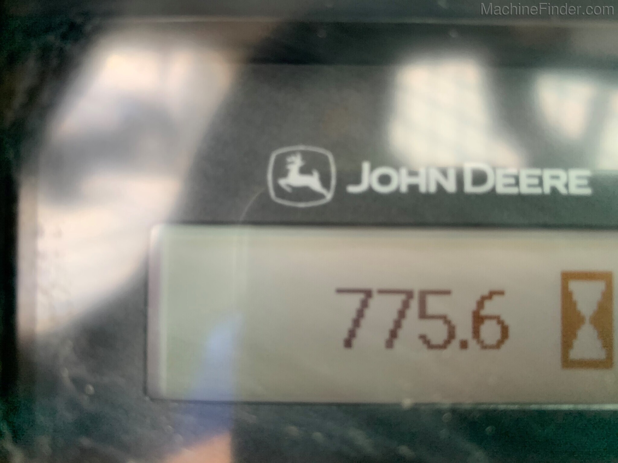 2018 John Deere 333G Image 10