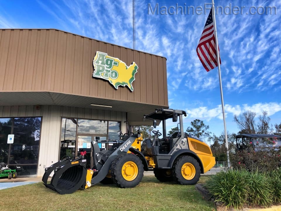 2020 John Deere 204L Image 3