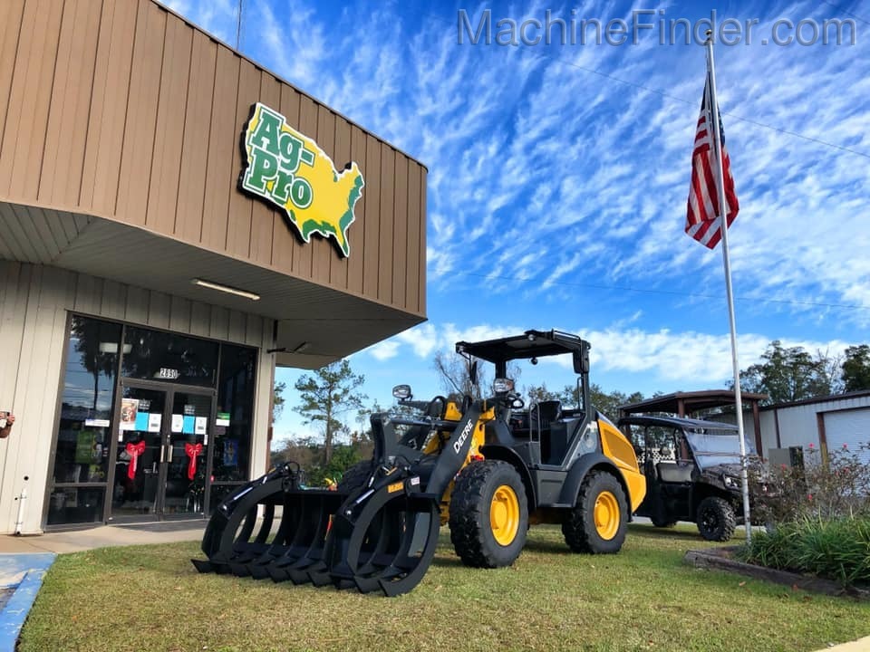 2020 John Deere 204L Image 5