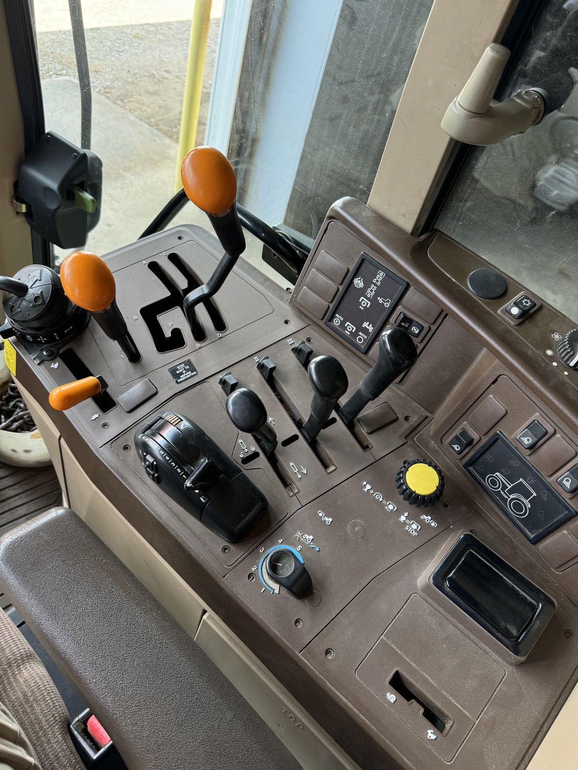 2000 John Deere 6210 Image 5