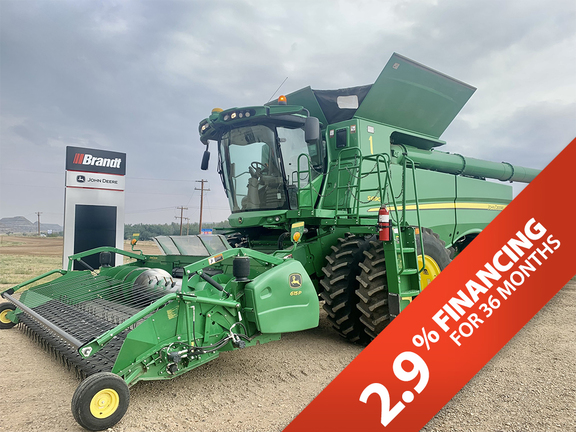 Photo of a 2016 John Deere S690