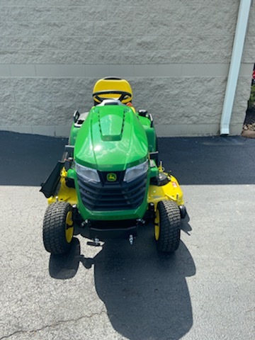 2023 John Deere X570 Image 2