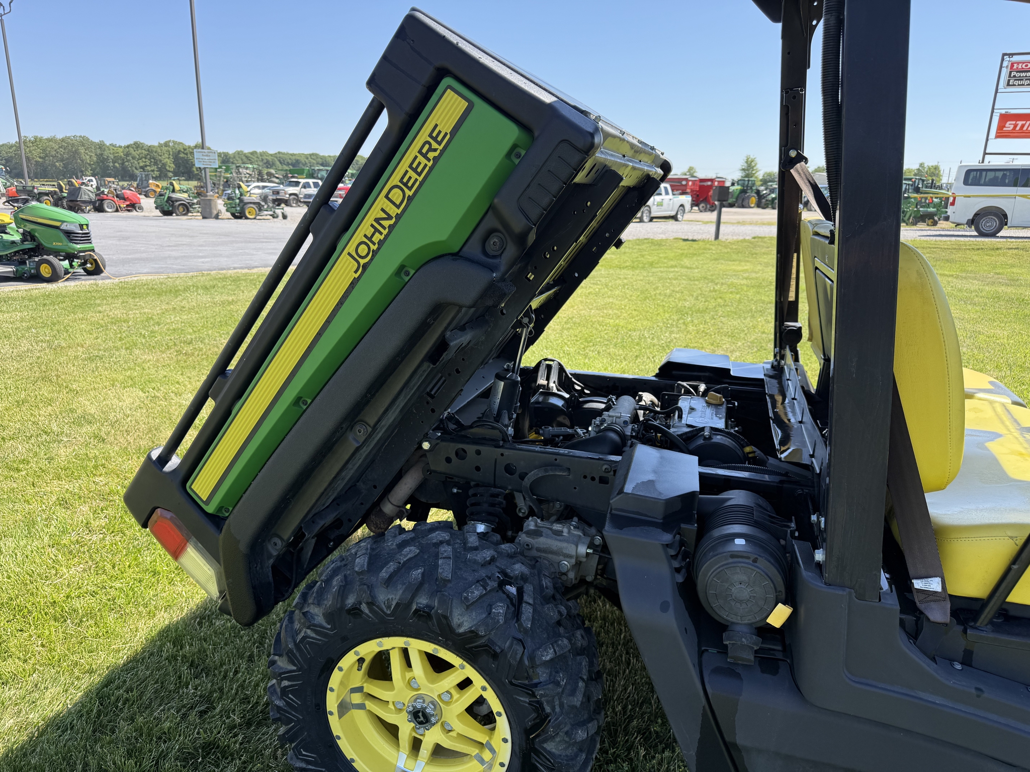 2020 John Deere XUV 835M Image 8