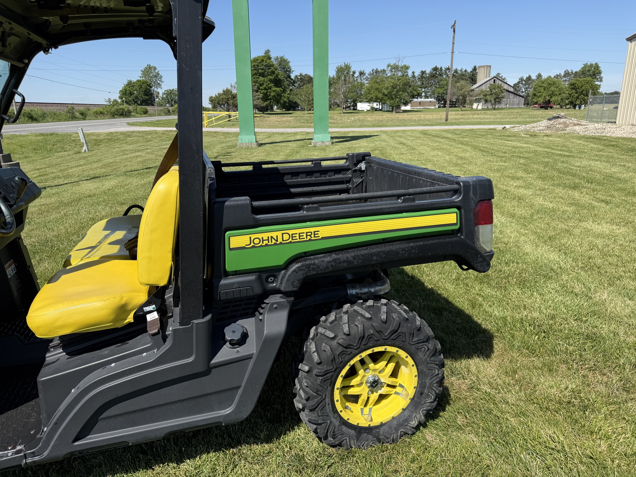 2020 John Deere XUV 835M Image 12