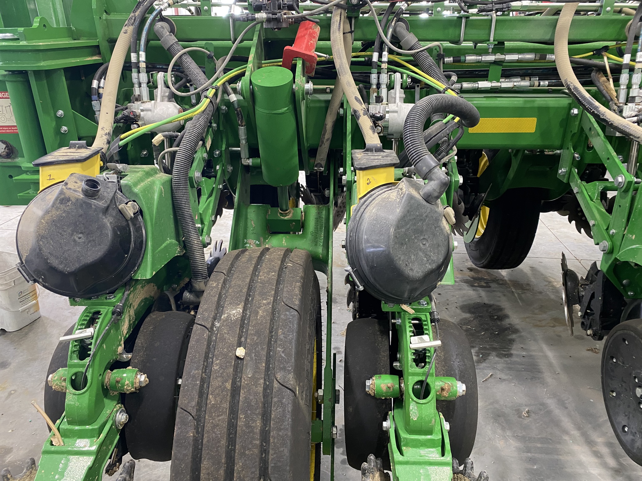 2023 John Deere 1775NT Image 4