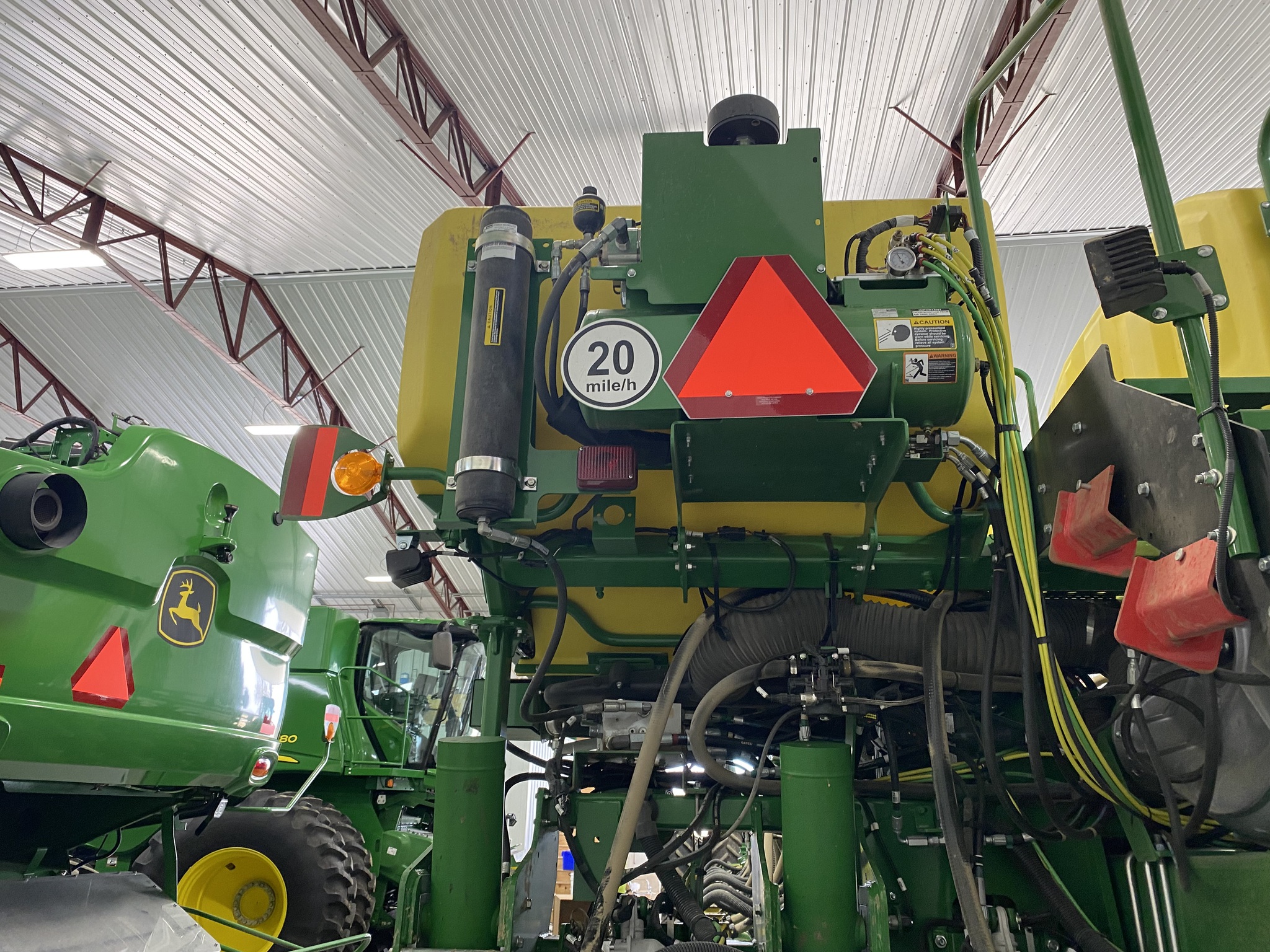 2023 John Deere 1775NT Image 9