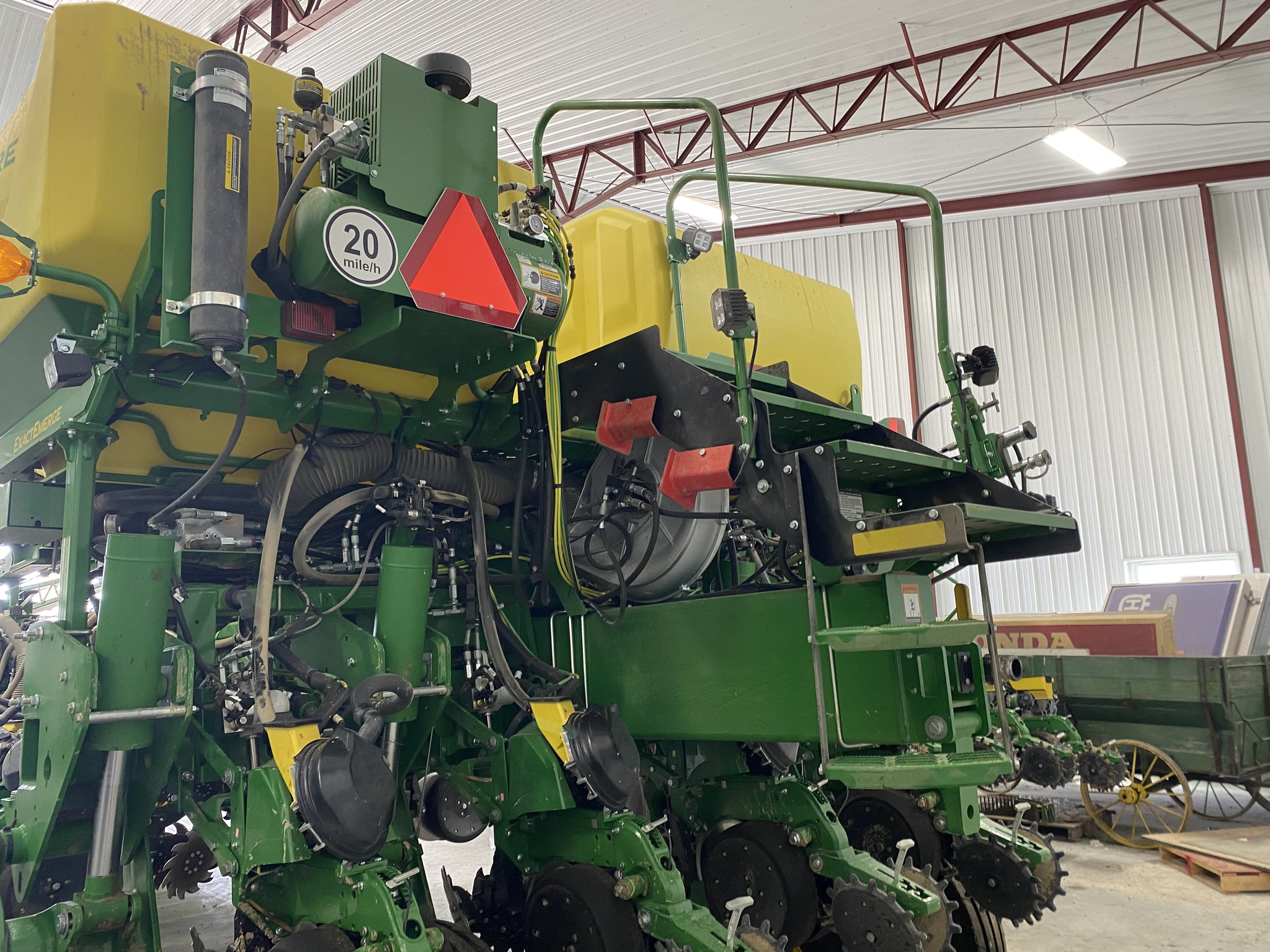 2023 John Deere 1775NT Image 8