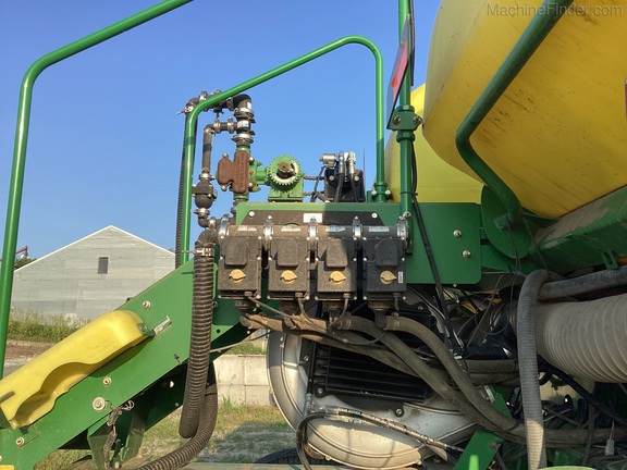 2009 John Deere 1770NT CCS (11th thumbnail)