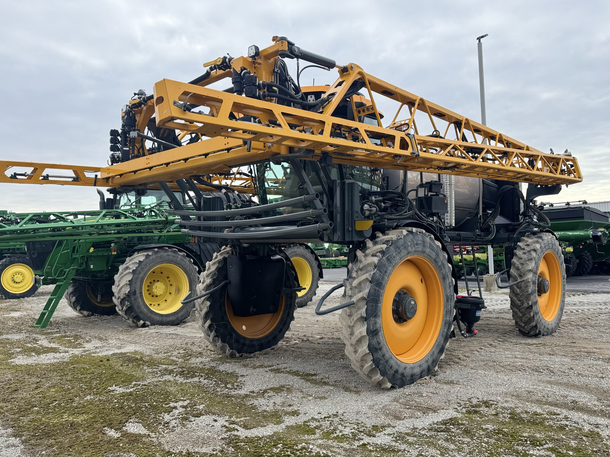 2023 Hagie STS16 Image 2