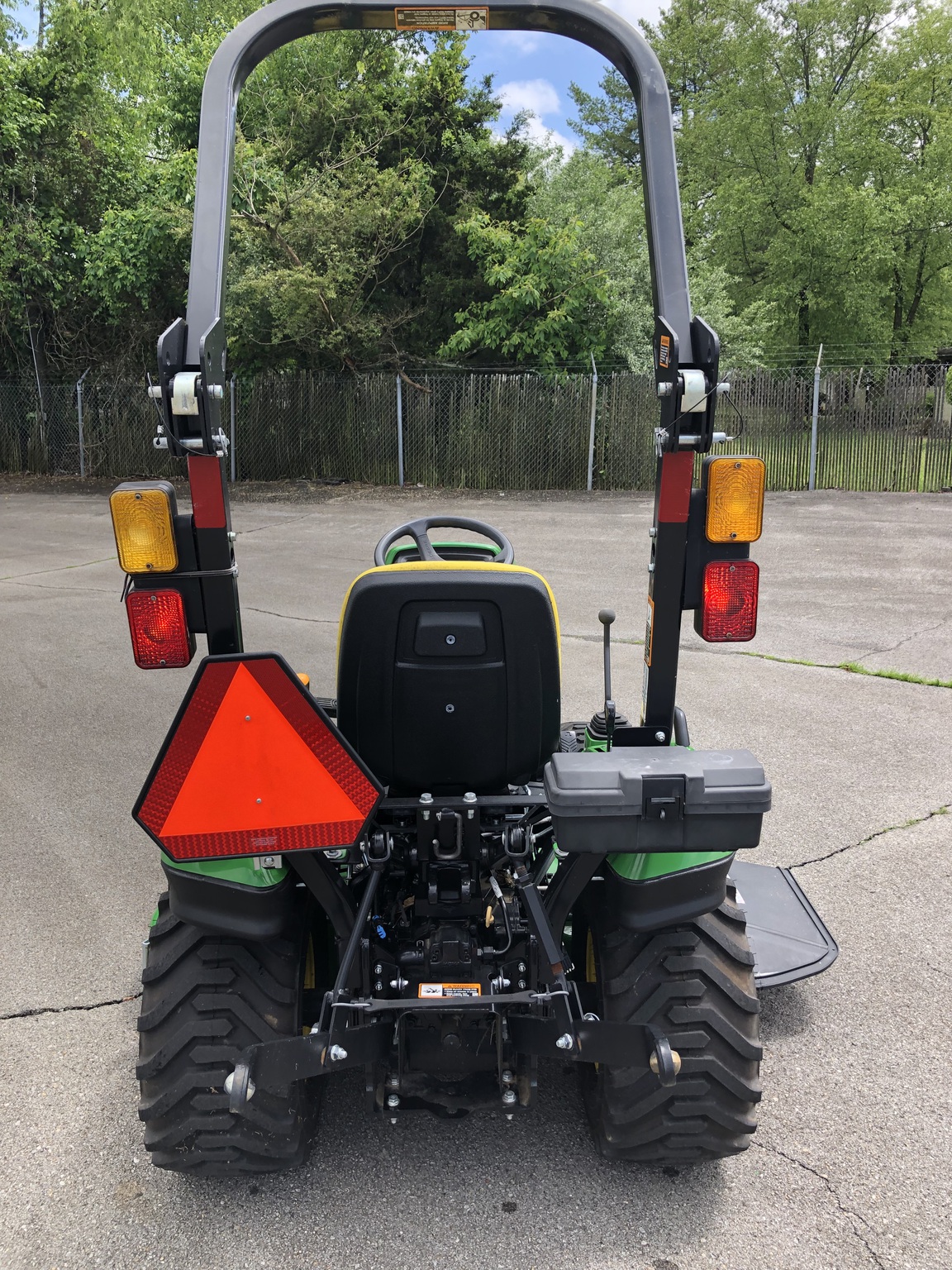 2022 John Deere 1023E Image 5