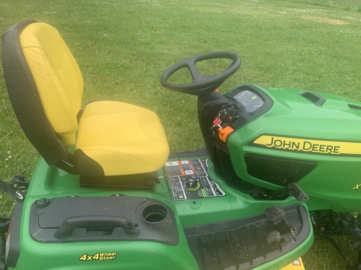 2013 John Deere X739 Image 9