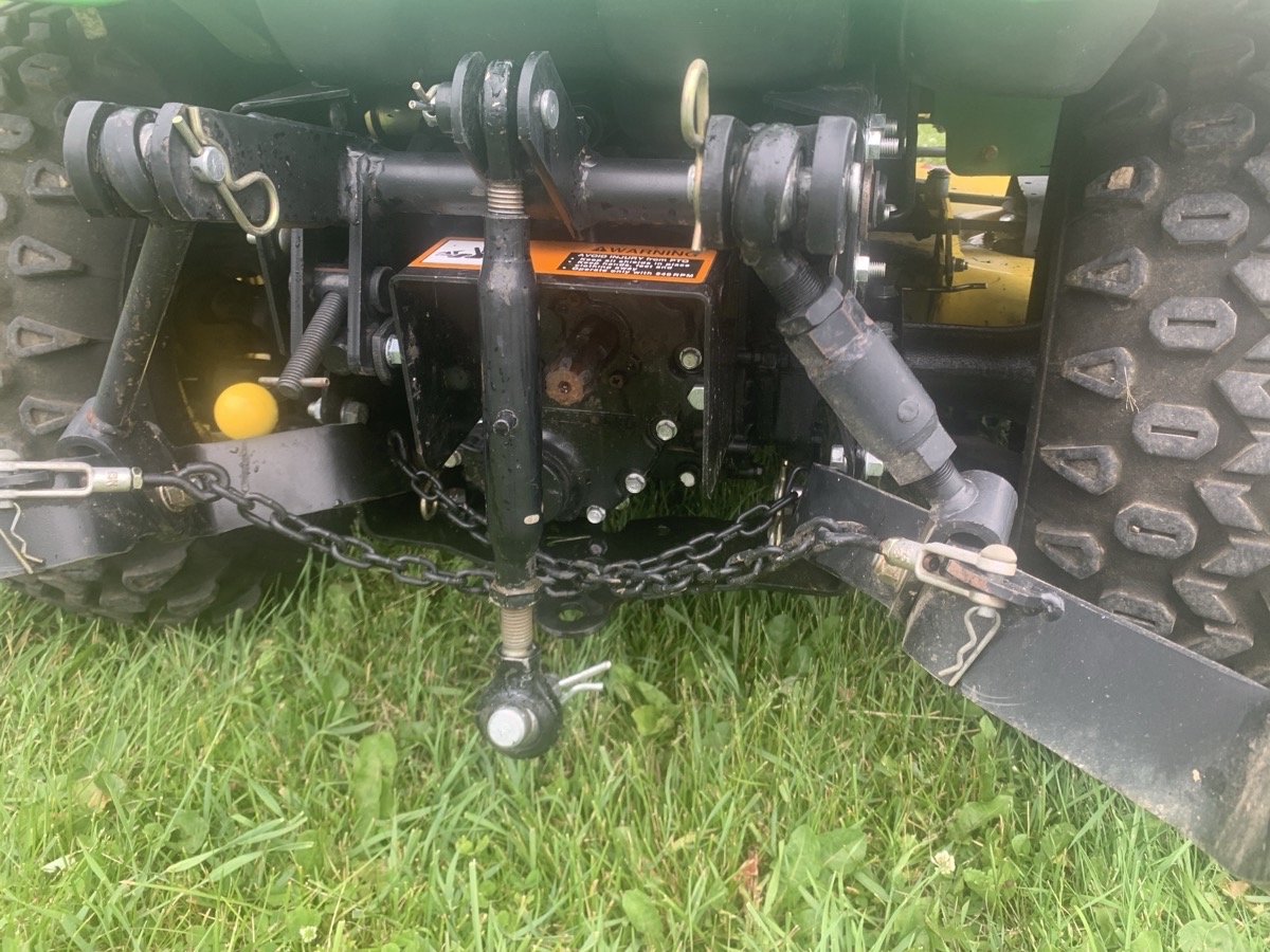 2013 John Deere X739 Image 10