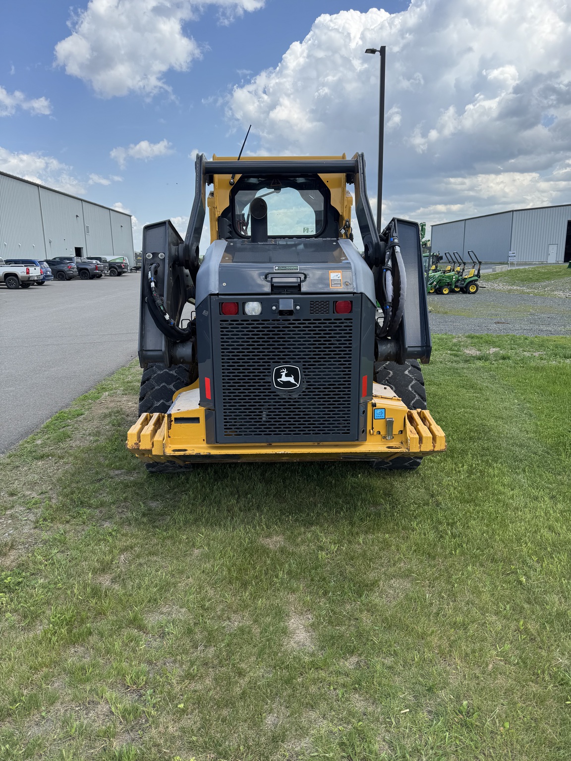 2023 John Deere 332G Image 5