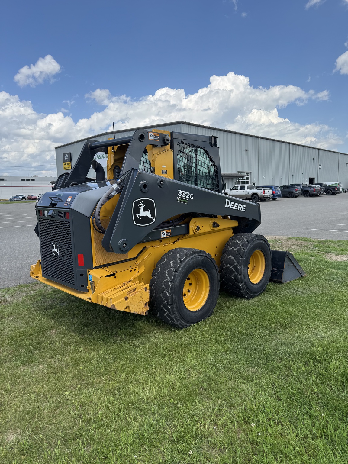 2023 John Deere 332G Image 6