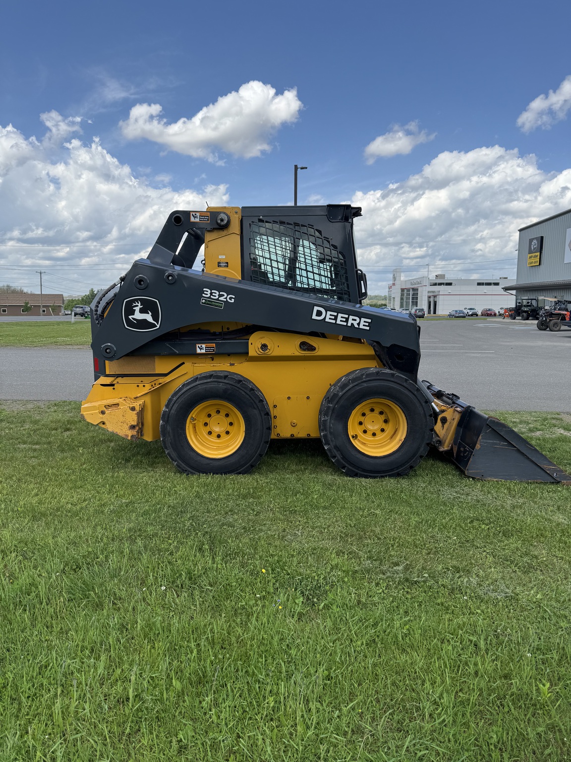 2023 John Deere 332G Image 7