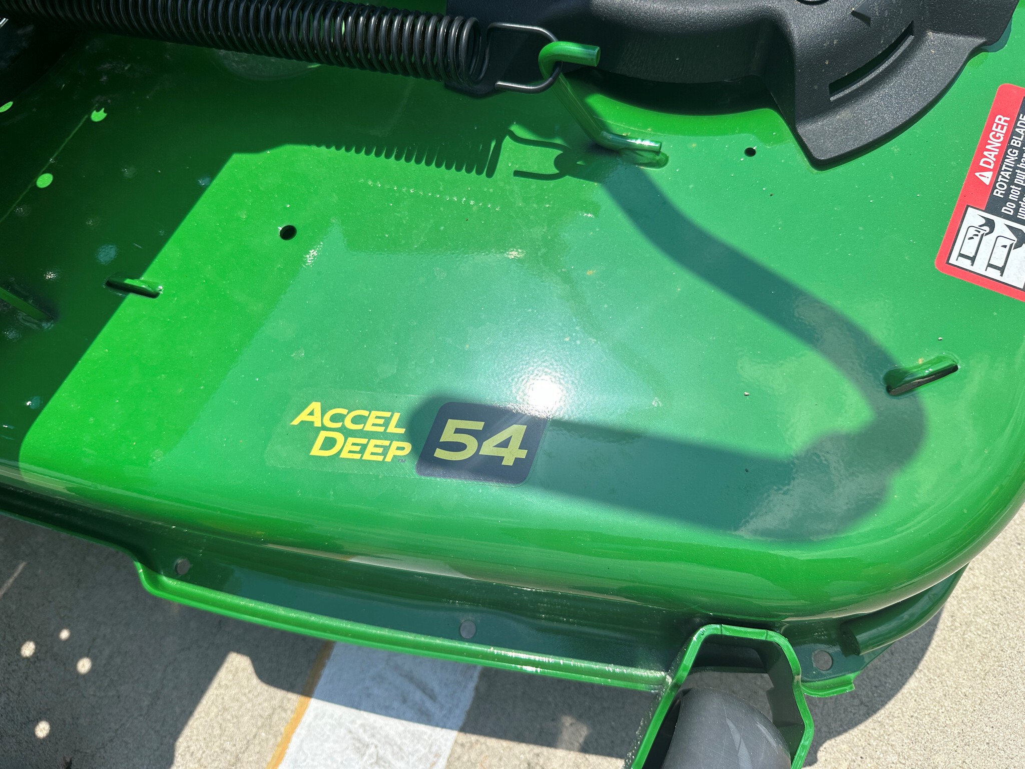 2025 John Deere Z325E Image 7