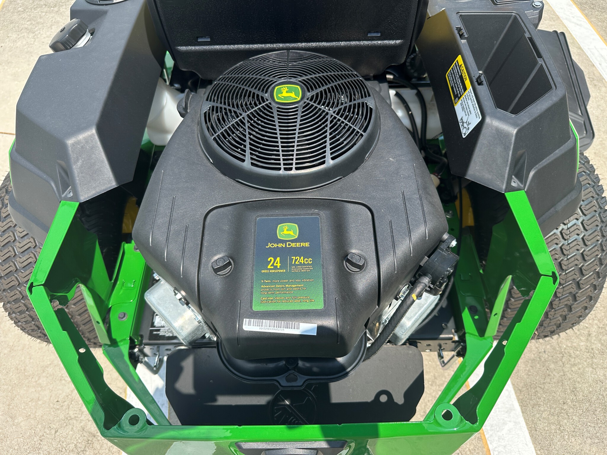 2025 John Deere Z325E Image 6