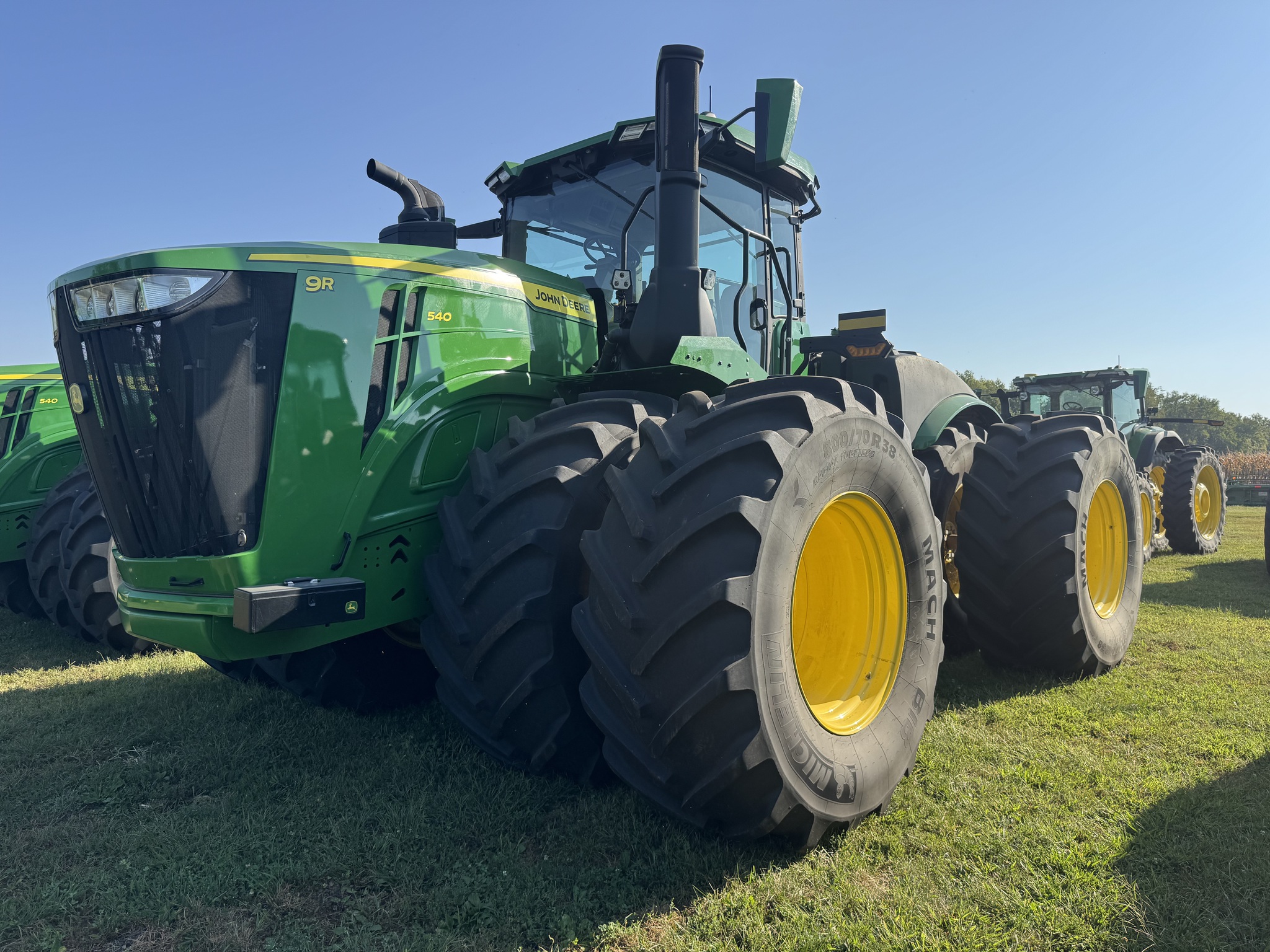  2024 John Deere 9R 540 at Heritage Tractor in Quincy, IL