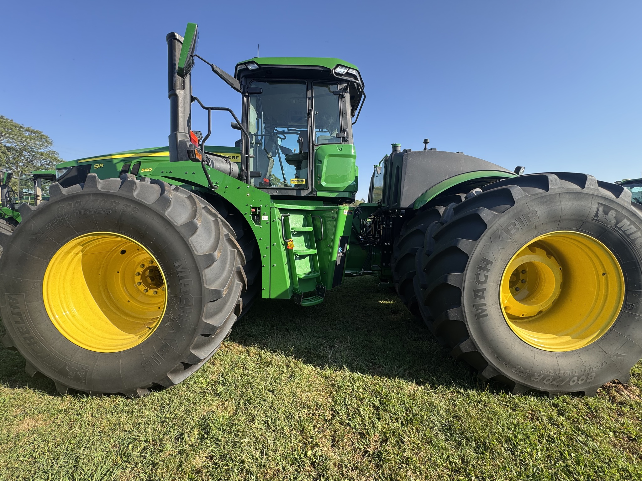  2024 John Deere 9R 540 at Heritage Tractor in Quincy, IL