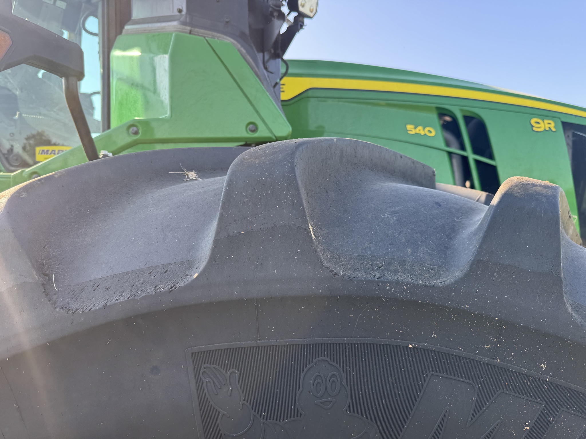  2024 John Deere 9R 540 at Heritage Tractor in Quincy, IL
