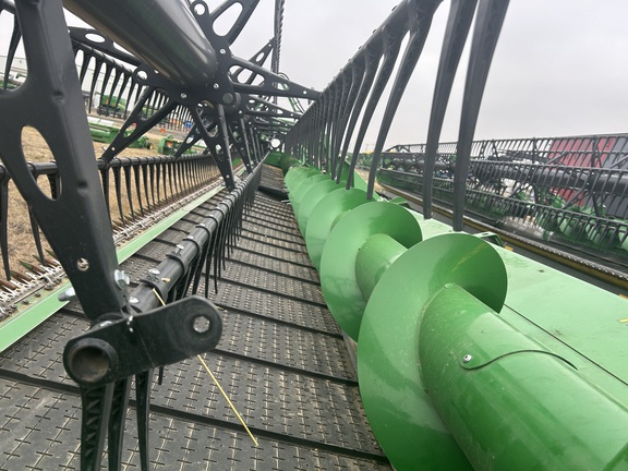 Used 2021 John Deere HD50R Combine Platforms at Horizon Ag & Turf in Falher, AB - Photo3