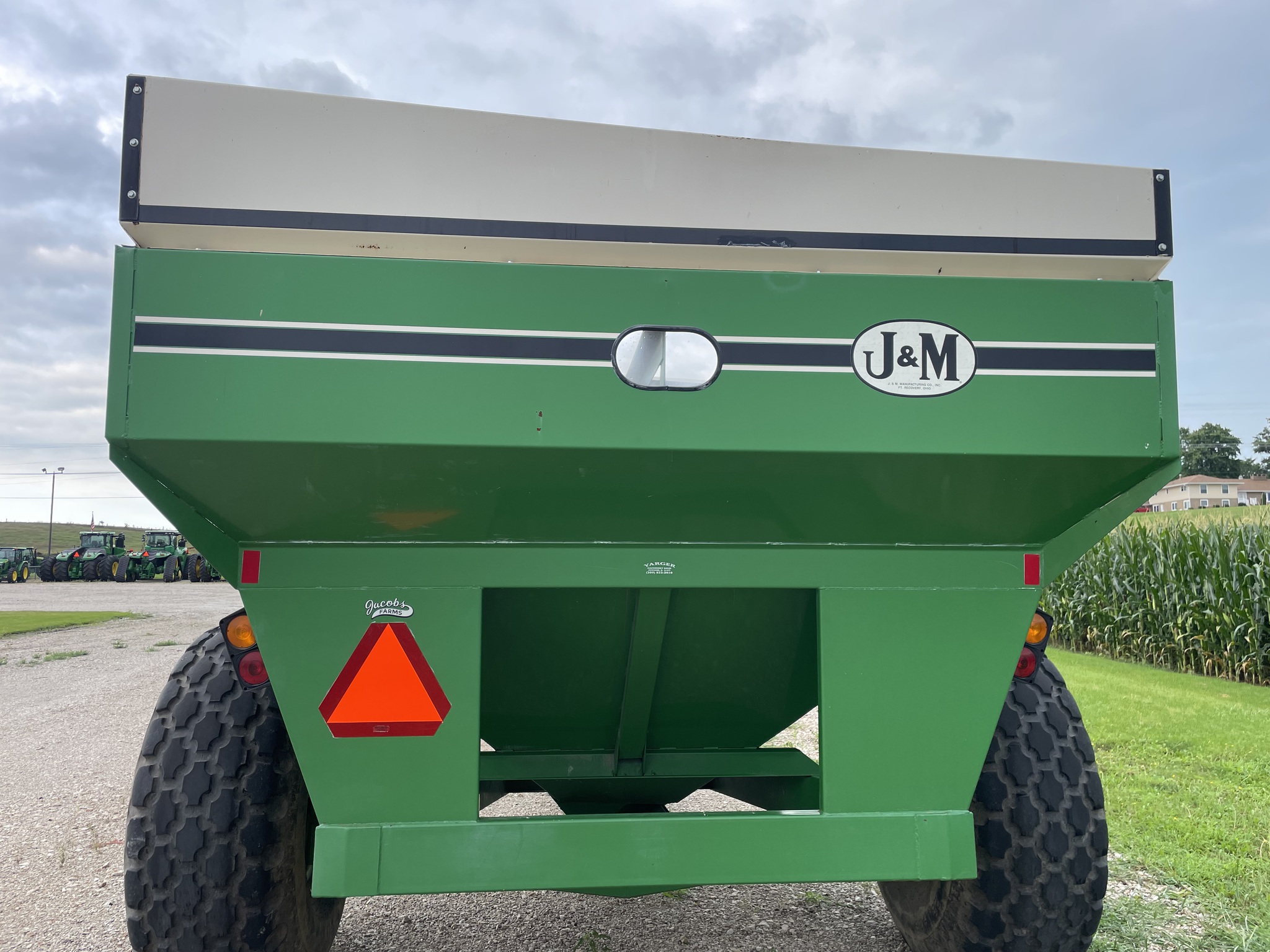   J&M 525-14 at Heritage Tractor in Geneseo, IL