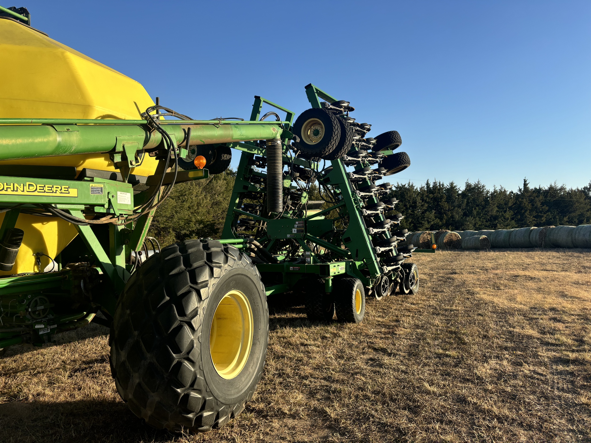 2004 John Deere 1890 Image 2