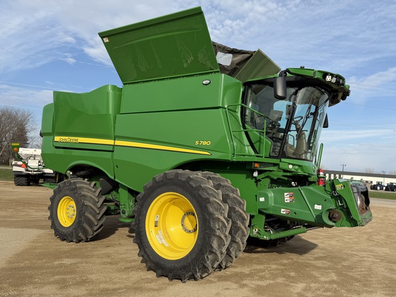  John Deere S780