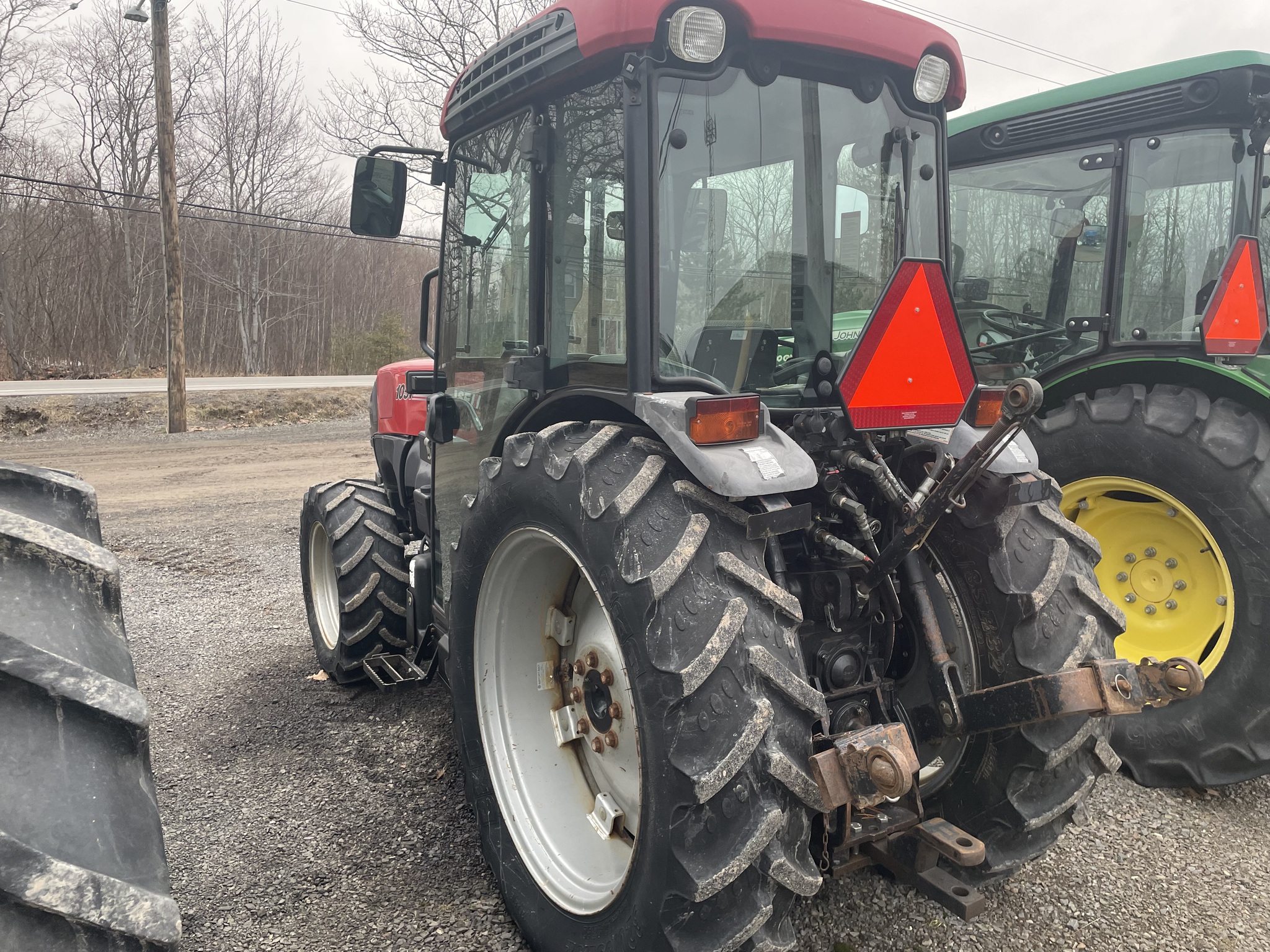 2013 Case IH Farmall 105V Image 2