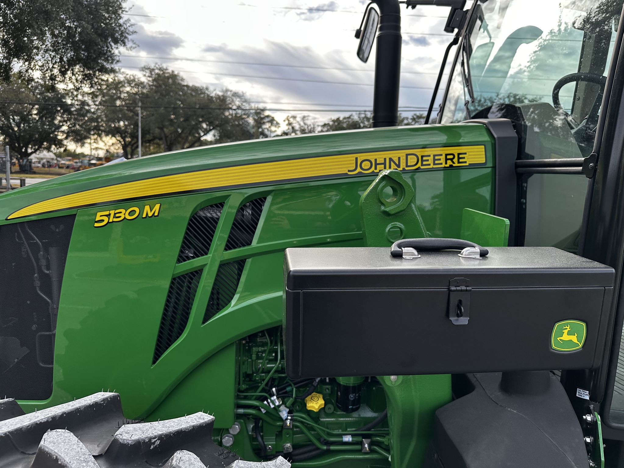 2025 John Deere 5130M Image 8