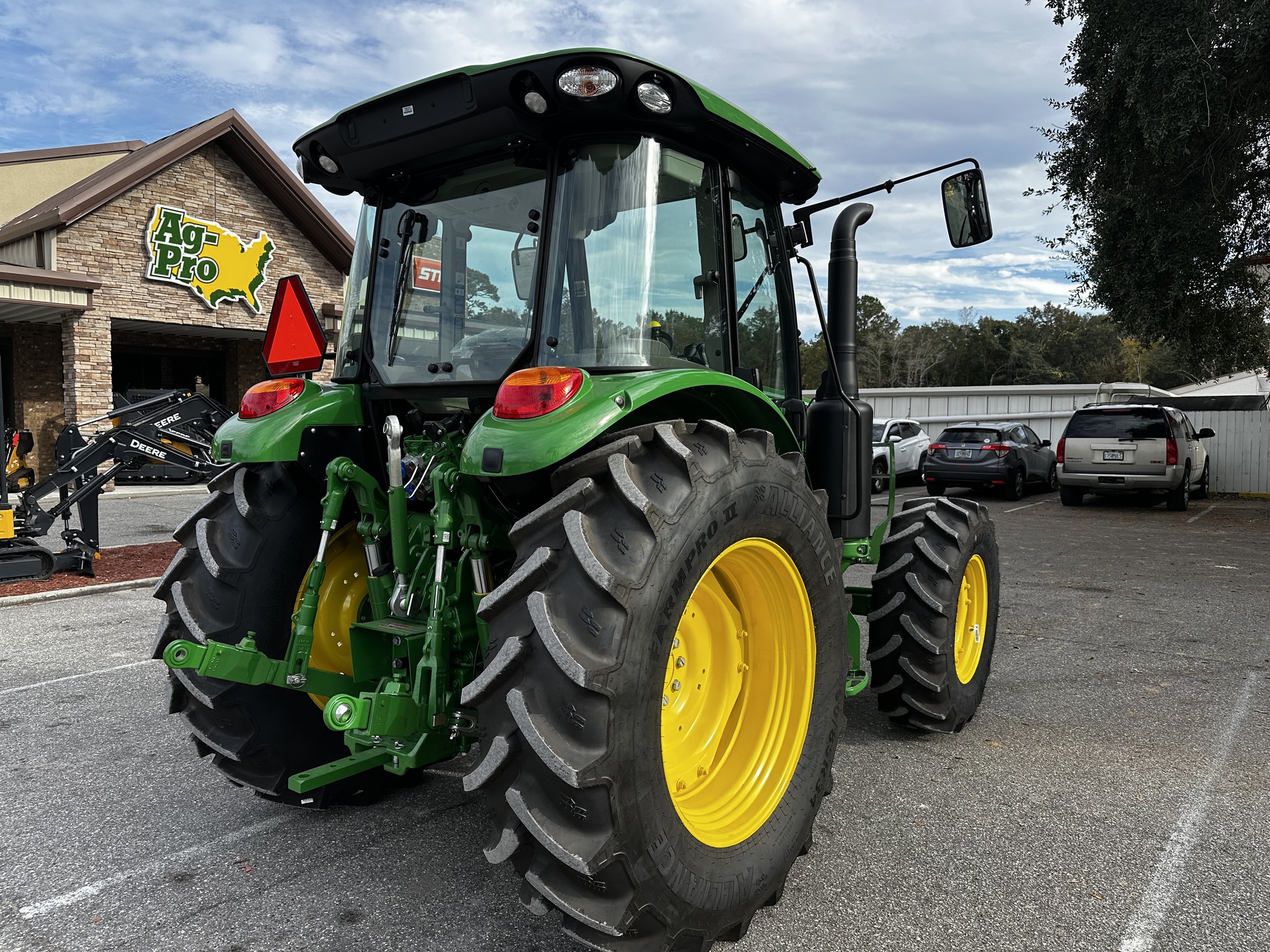 2025 John Deere 5130M Image 6