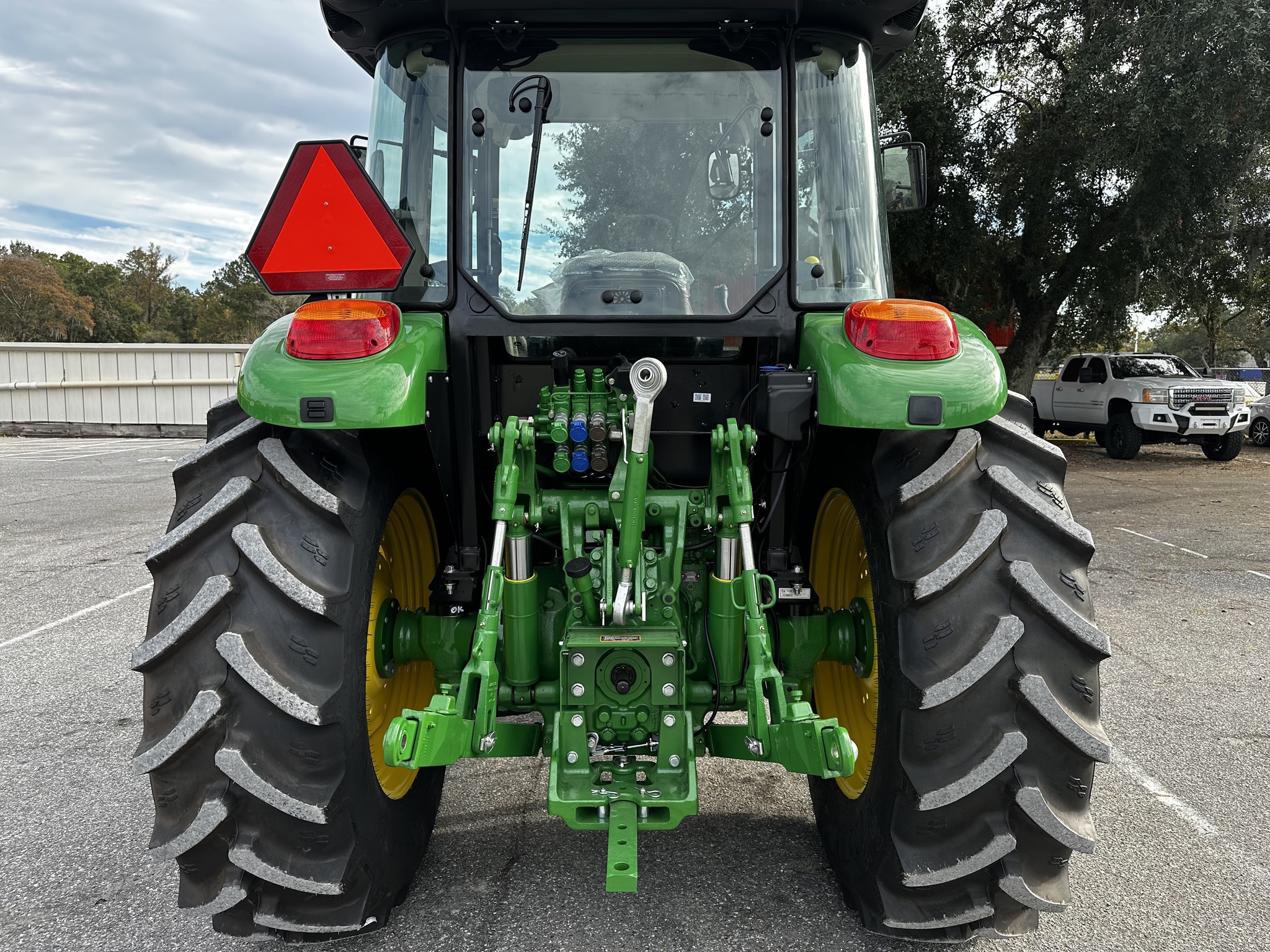 2025 John Deere 5130M Image 7
