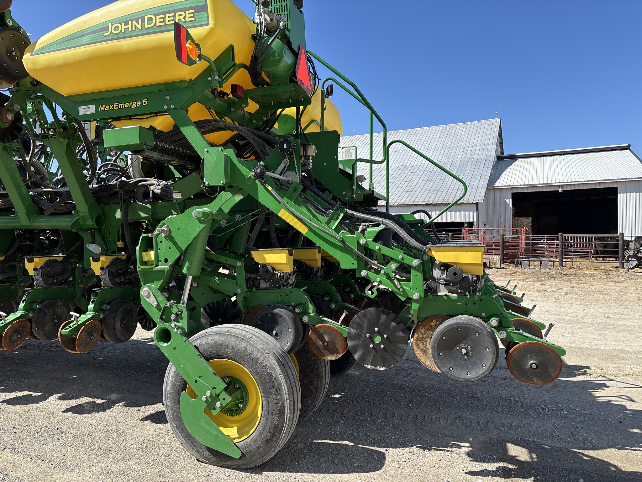 Used 2020 John Deere 1795 Planters: Drawn at Koenig Equipment in Anna, OH - PhotoXL7
