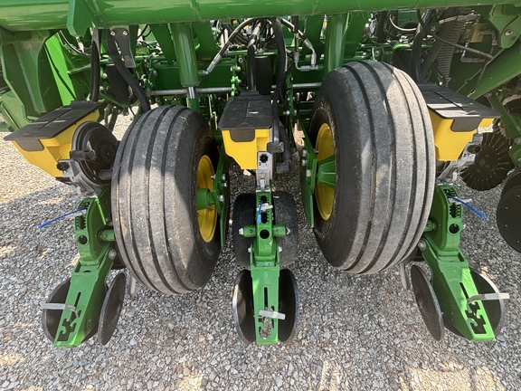 Used 2020 John Deere 1795 Planters: Drawn at Koenig Equipment in Knightstown, IN - Photo11