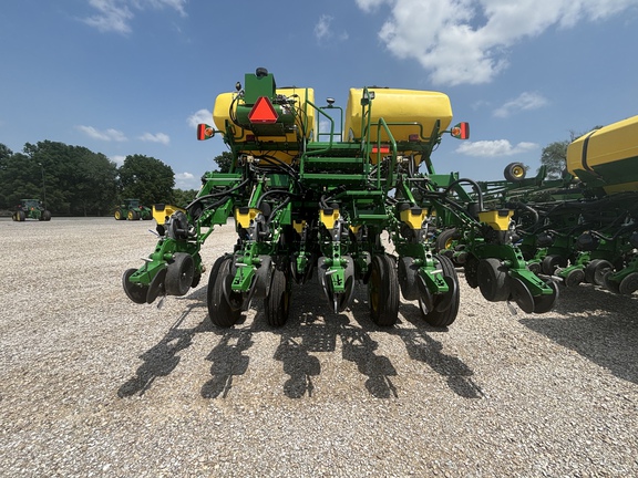 Used 2020 John Deere 1795 Planters: Drawn at Koenig Equipment in Knightstown, IN - Photo4