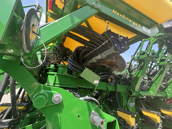Used 2020 John Deere 1795 Planters: Drawn at Koenig Equipment in Knightstown, IN - Photo7
