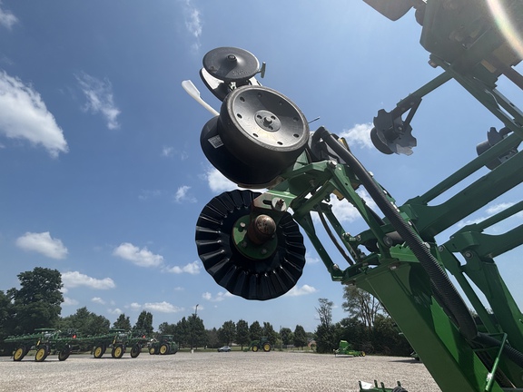 Used 2020 John Deere 1795 Planters: Drawn at Koenig Equipment in Knightstown, IN - Photo15
