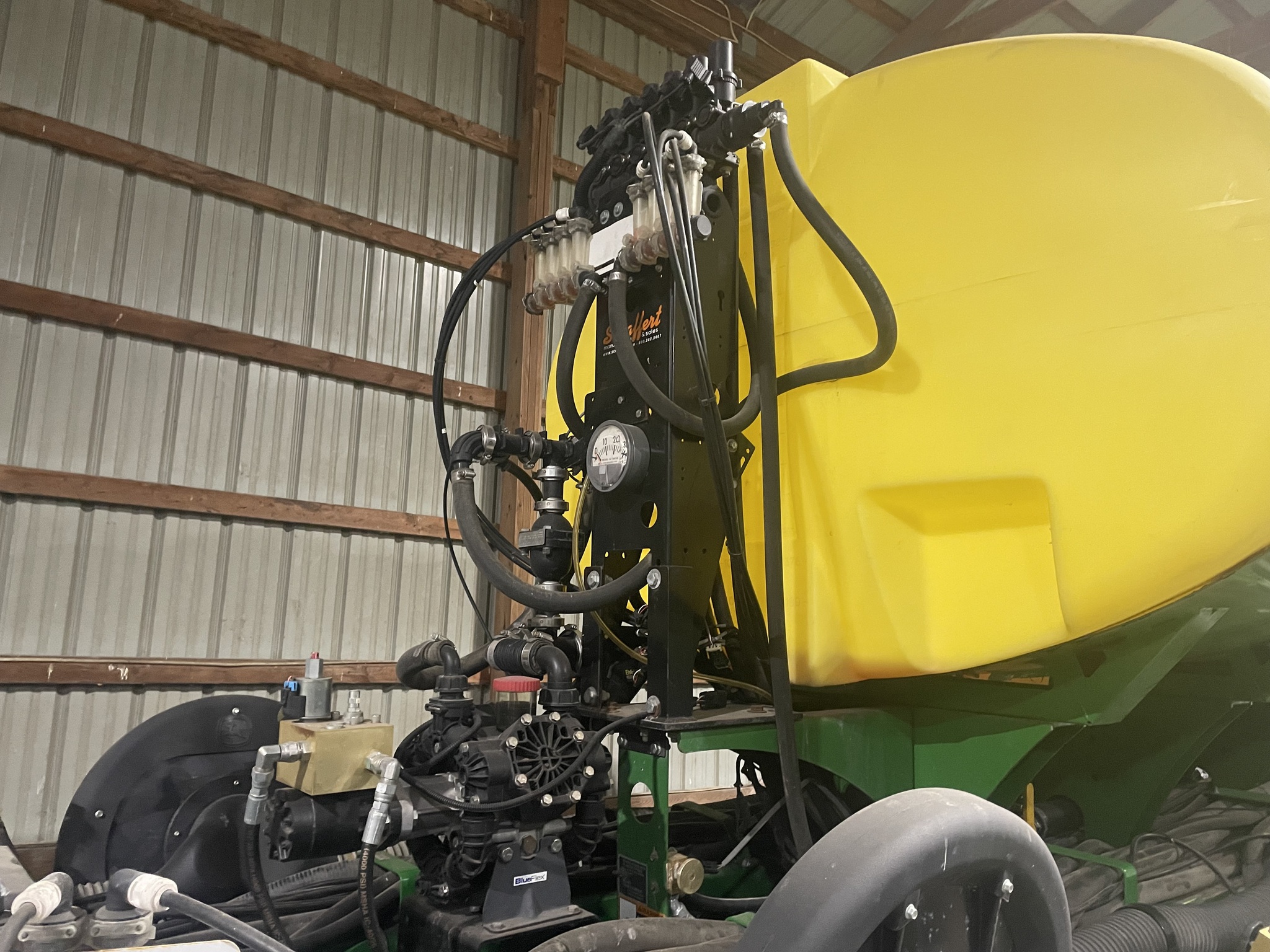 2015 John Deere 1775NT Image 12