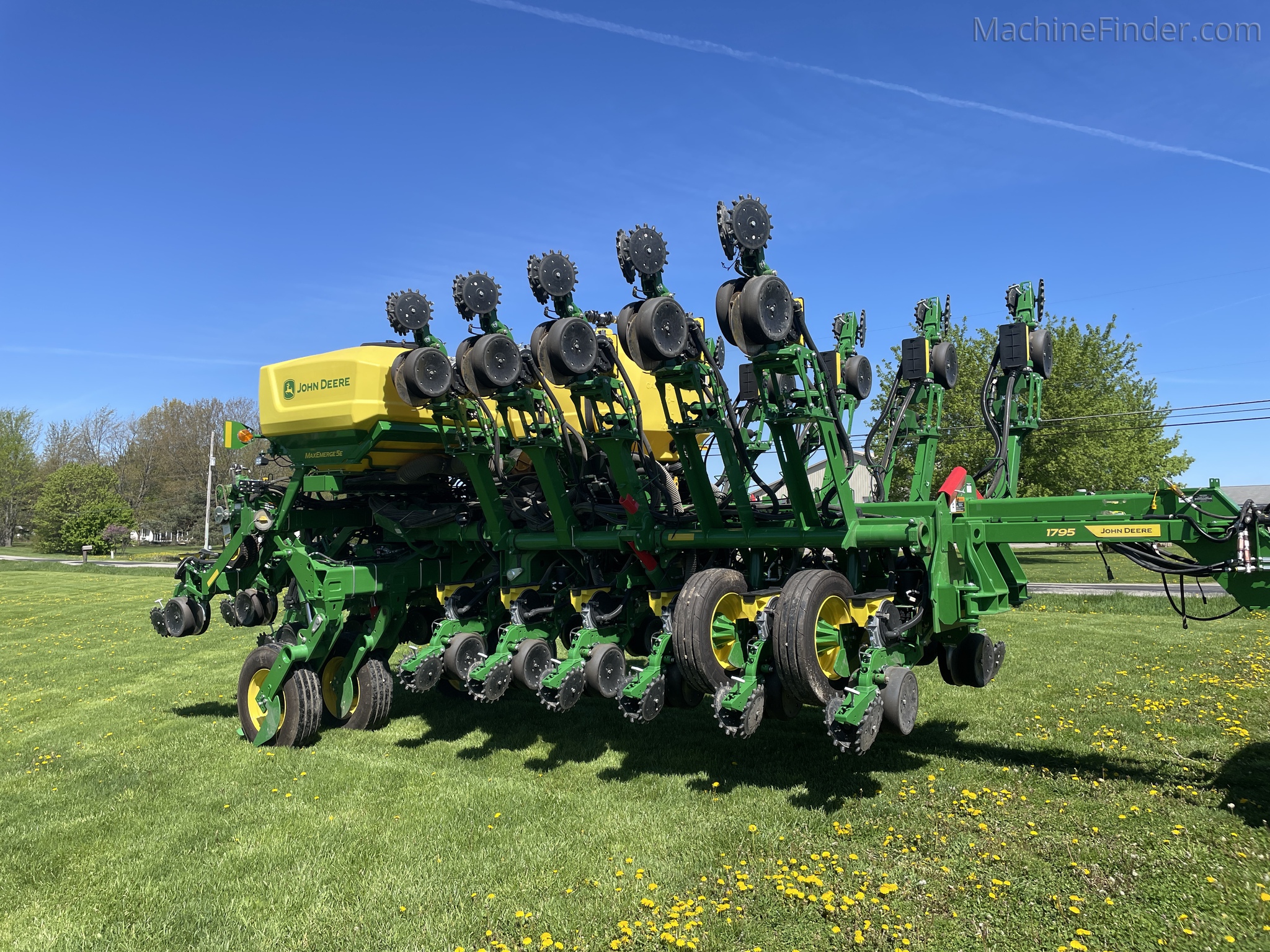 2023 John Deere 1795 | Planters: Drawn | MachineFinder