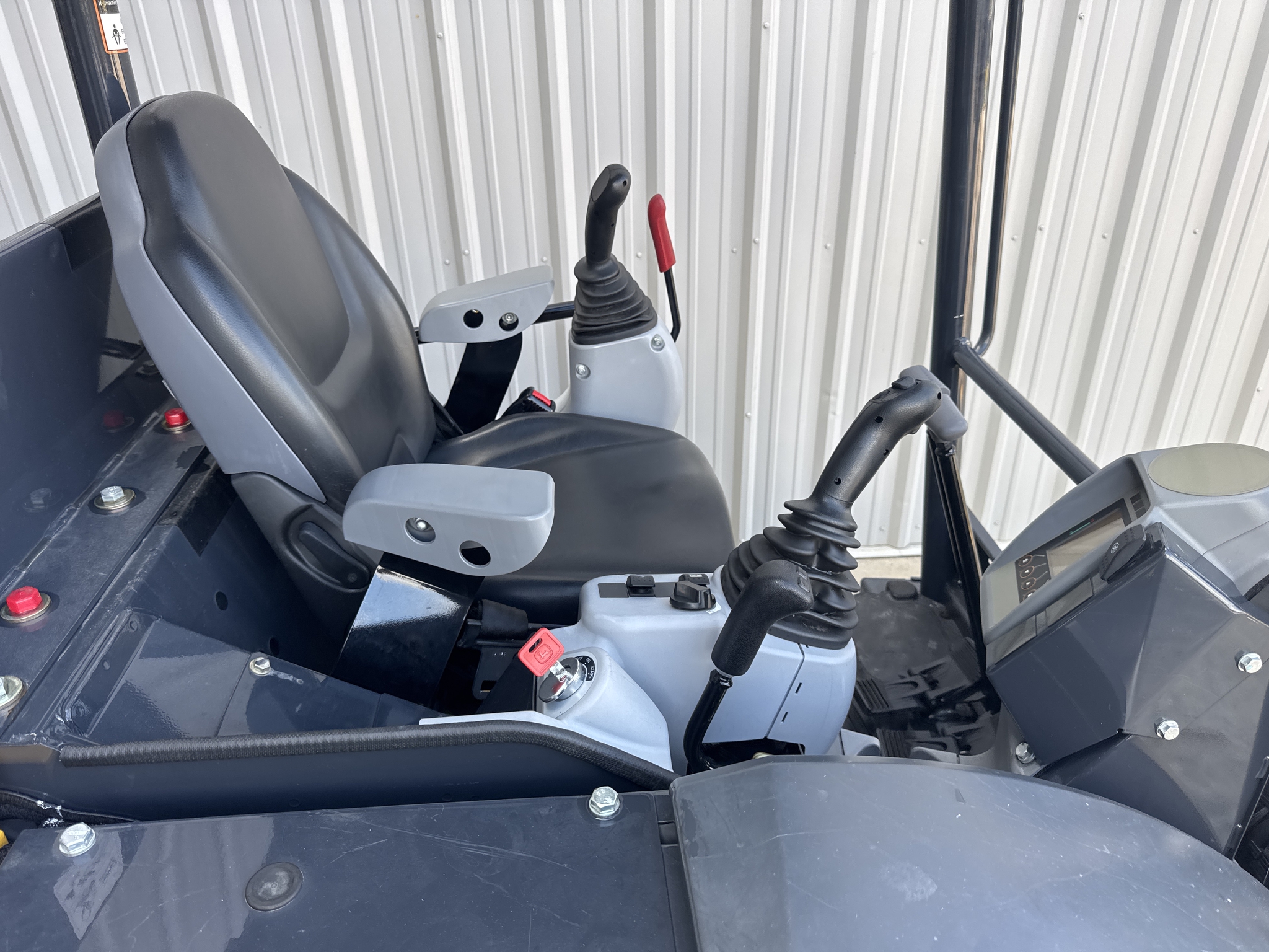 2024 John Deere 35 P Image 17