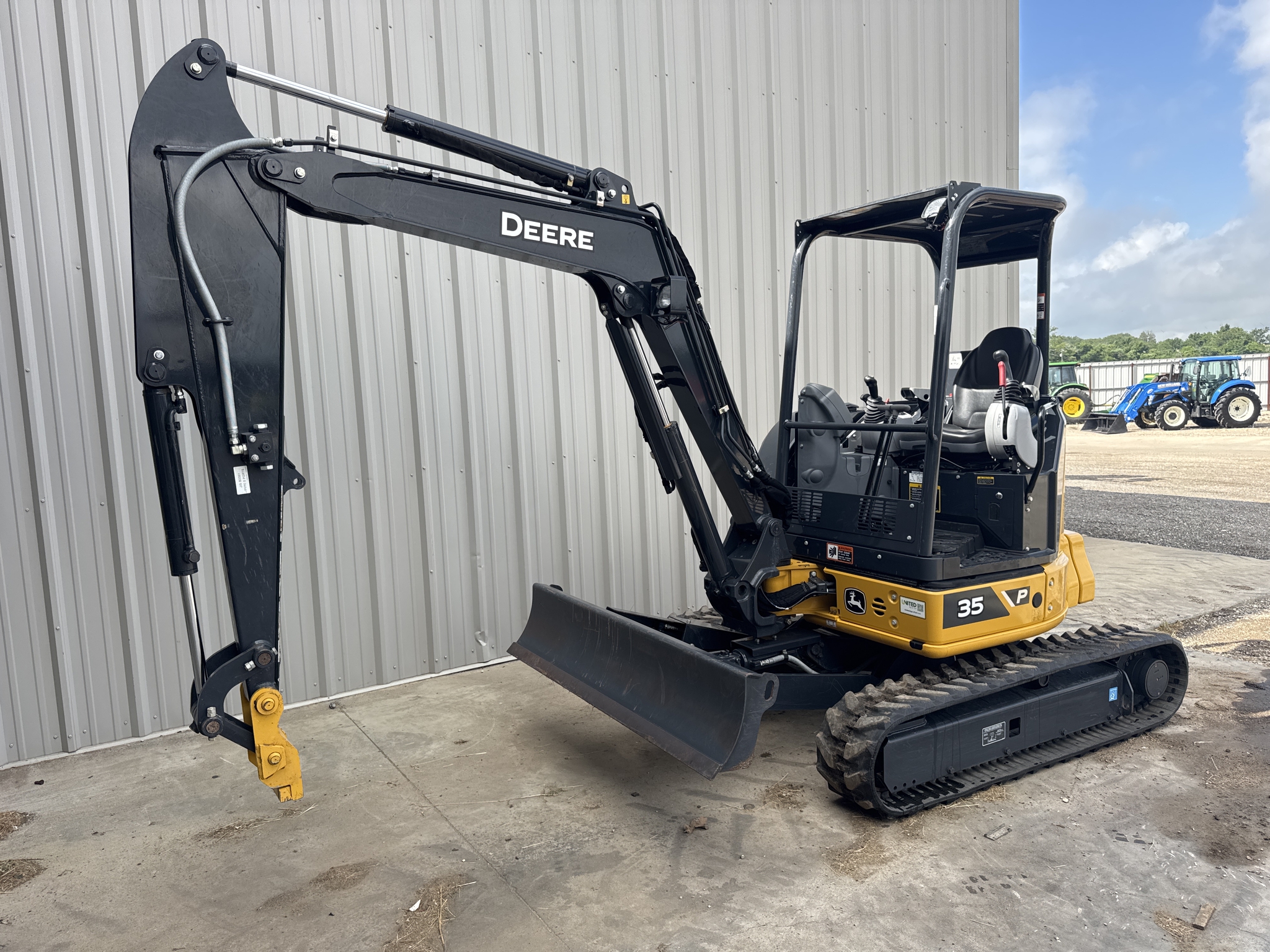 2024 John Deere 35 P Image 2