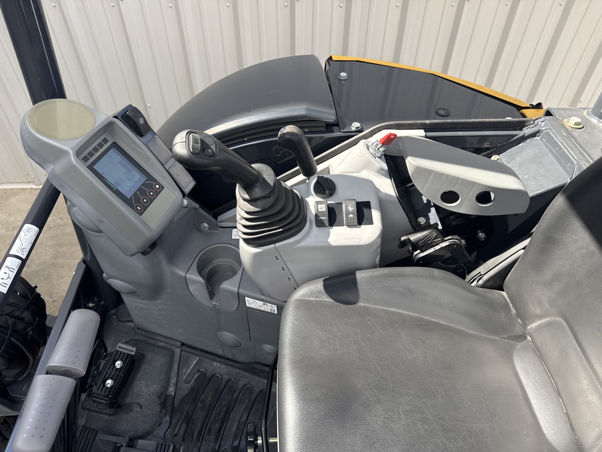 2024 John Deere 35 P Image 18