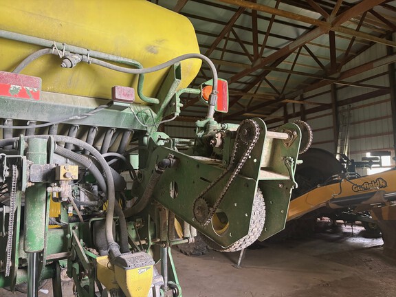 Photo of 2004 John Deere 1770NT CCS