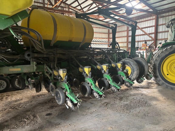 Photo of 2004 John Deere 1770NT CCS