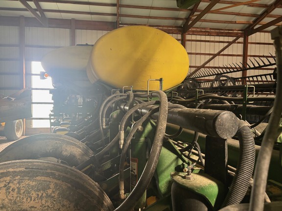 Photo of 2004 John Deere 1770NT CCS