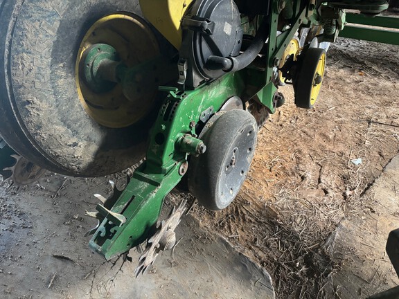 Photo of 2004 John Deere 1770NT CCS